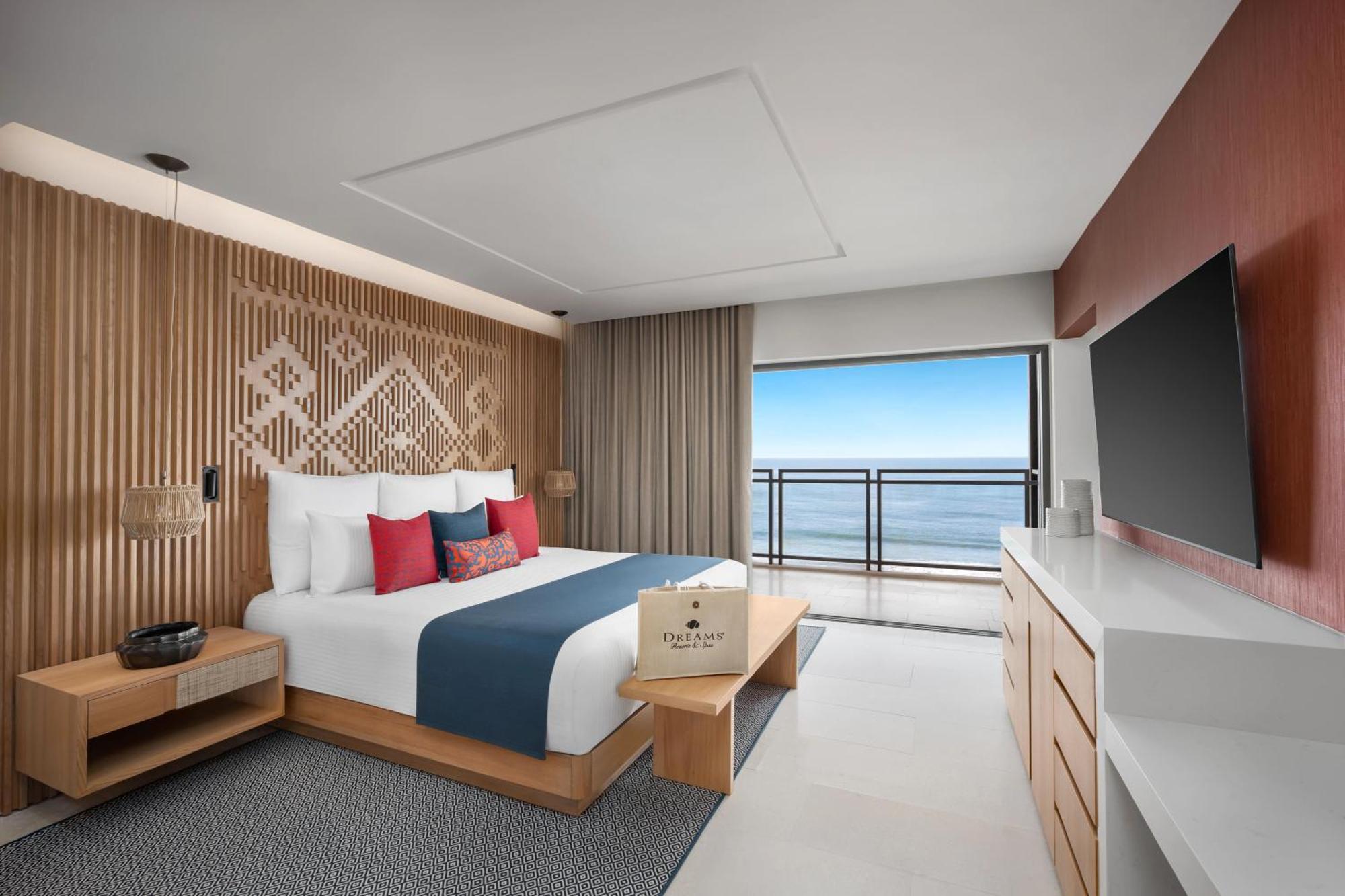 Preferred Club Master Suite Ocean Front King