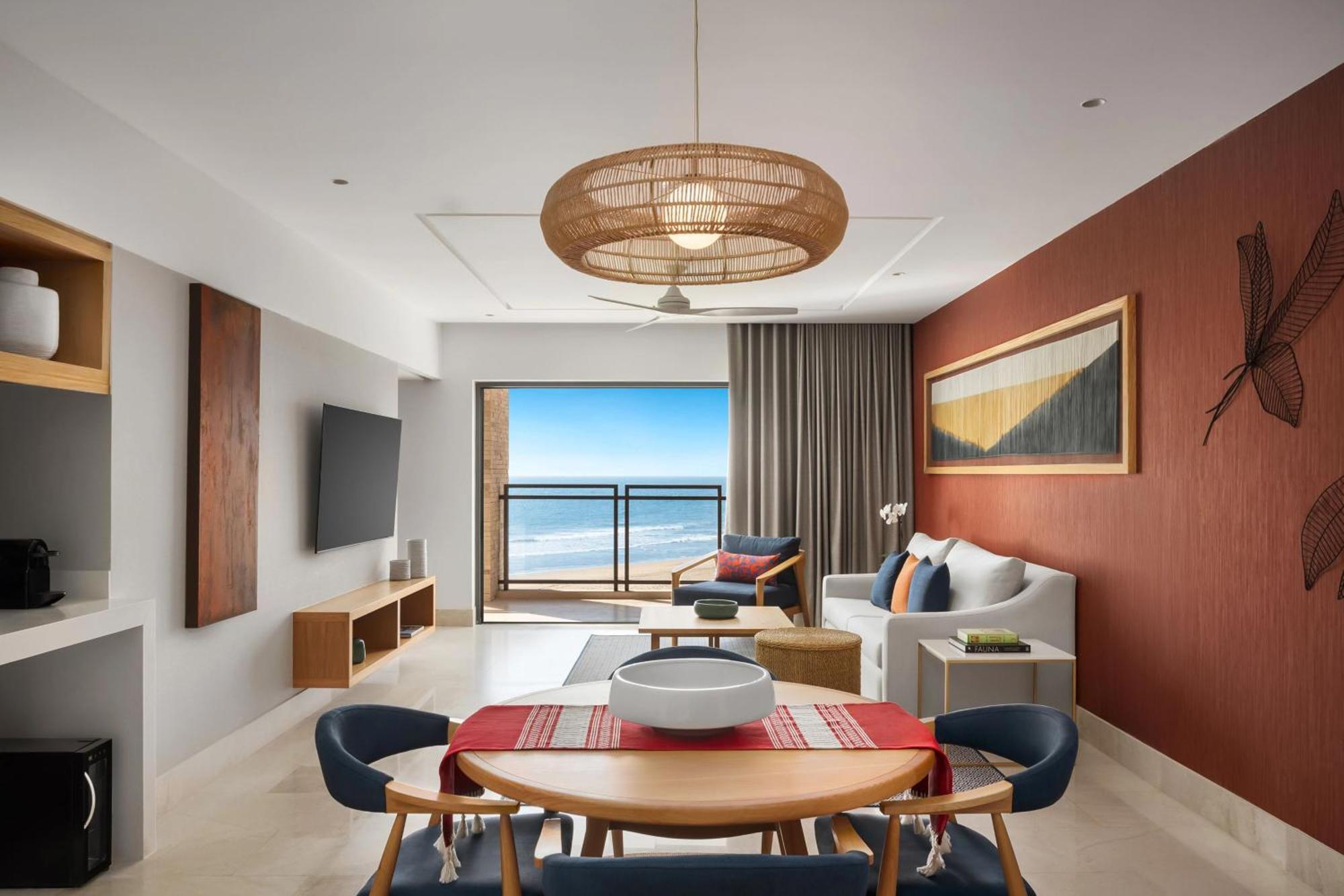Preferred Club Panoramic Suite Ocean Front