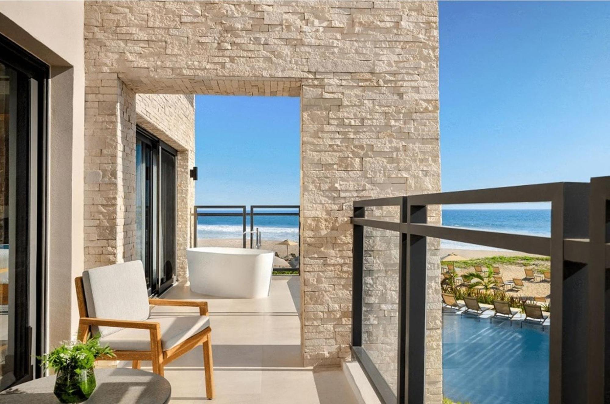Preferred Club Panoramic Suite Ocean Front